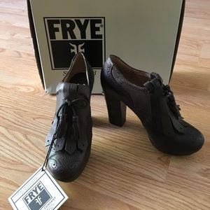 Aniya Kiltie Oxford, style #73106, size 8M